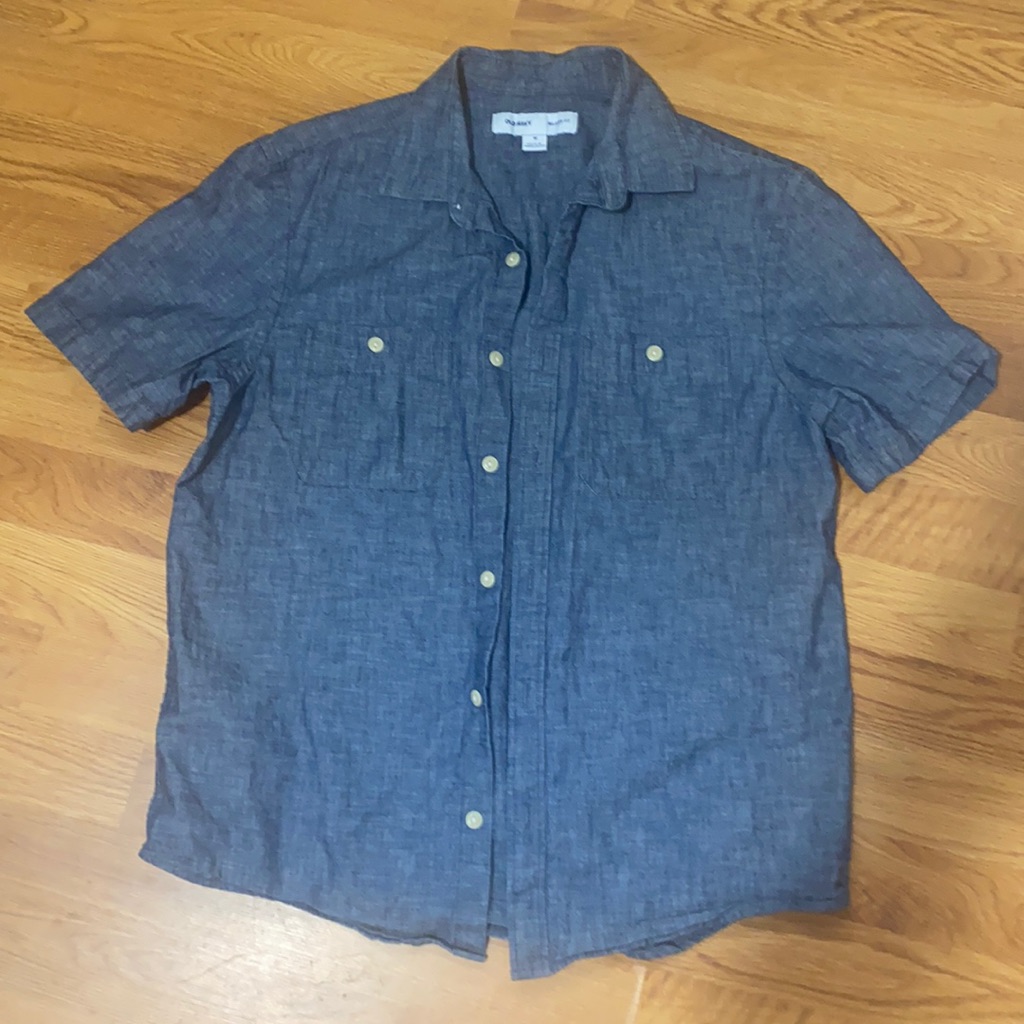 M Old Navy Button Down